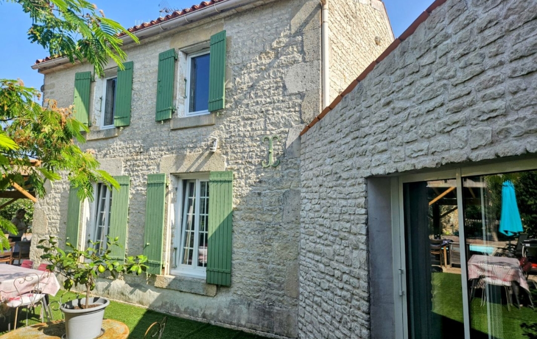 AGENCE IMMOBILIERE DE L'HOTEL DE VILLE : Maison / Villa | AIGREFEUILLE-D'AUNIS (17290) | 243 m2 | 483 000 € 