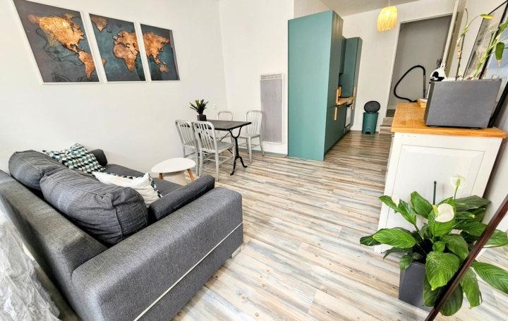  AGENCE IMMOBILIERE DE L'HOTEL DE VILLE Appartement | FOURAS (17450) | 48 m2 | 240 000 € 